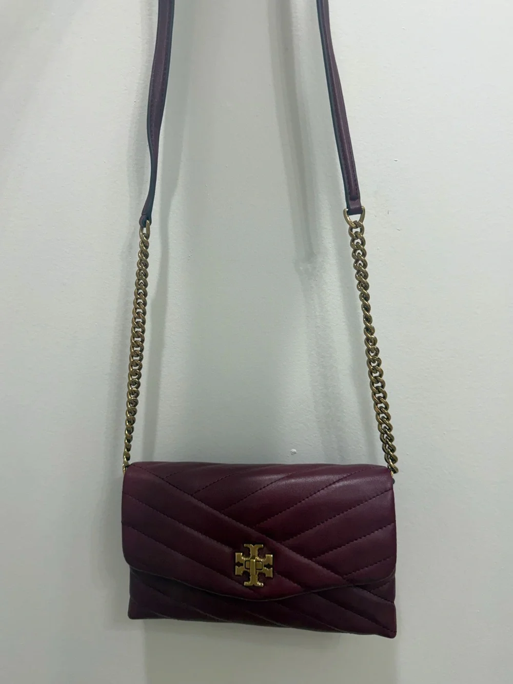 Tory Burch Kira Chevron Leather Wallet Crossbody Bag Plum Burgundy Gold Hardware